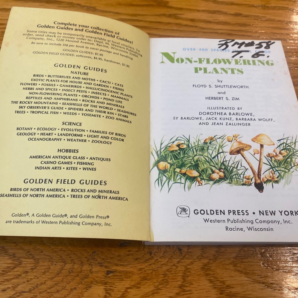 Dutton Golden Guide Mushroom North America Non-Flowering Plants Book Set 1978 - Picture 9 of 13